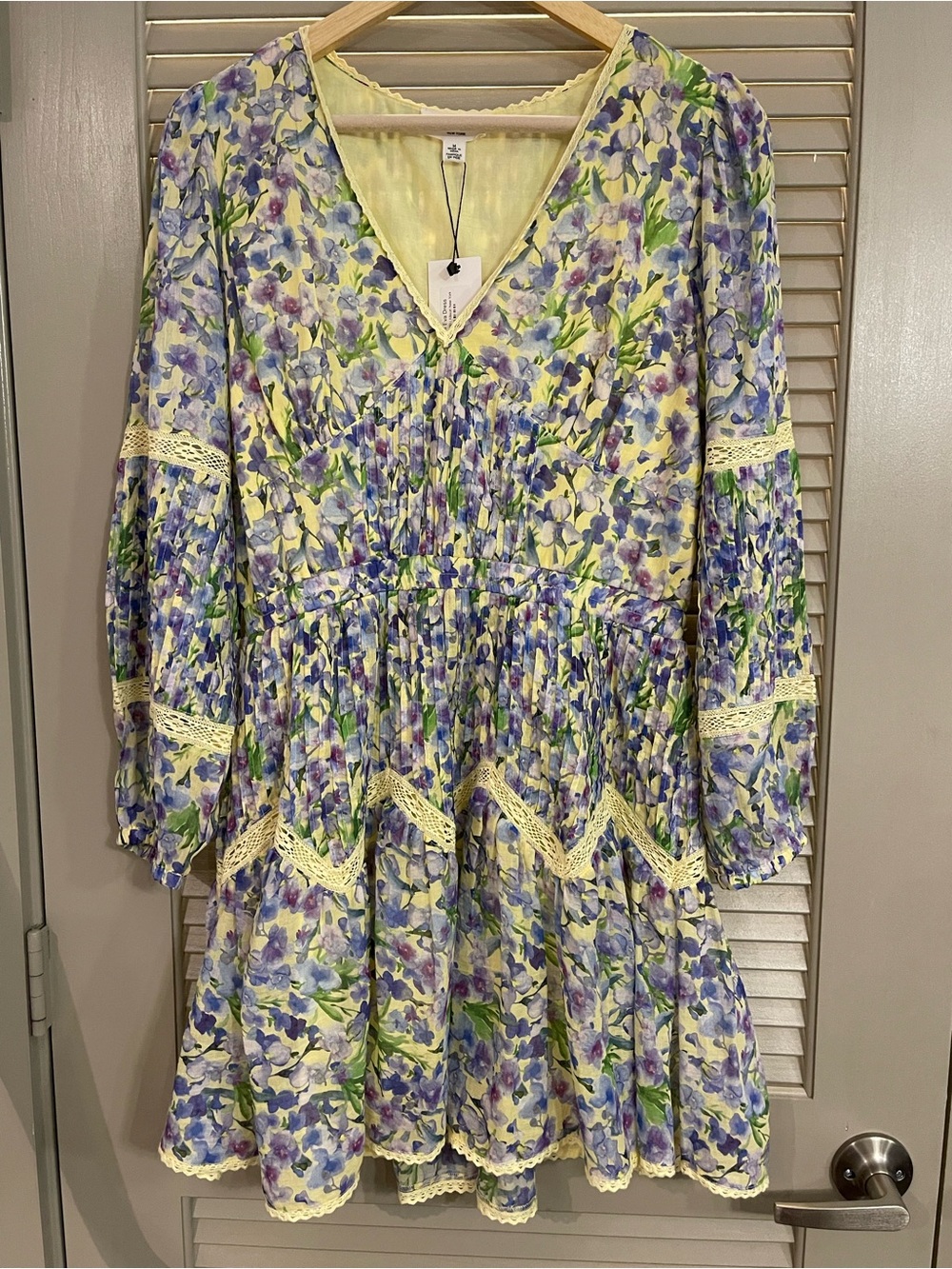 Allison New York Floral V-Neck Midi Dress in Yellow and Lavender